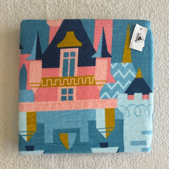 Disney Disneyland Colorful Castle Print Beach Towel - Picture 1 of 11